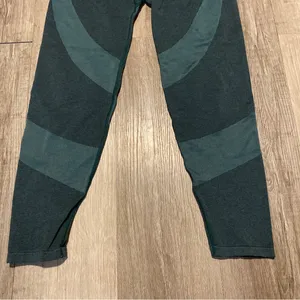 PINK Victoria's Secret women’s Dark Green athletic seamless pull on Leggings L thumbnail 3