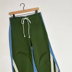AUSTIN LANDING Sporty Jogger Jeans Green Stripes‎ Denim Back Size 5 Juniors thumbnail 3
