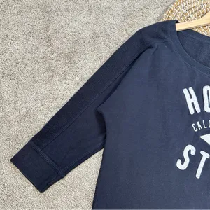Hollister Women’s Pullover Sweatshirt 7/8 Sleeve Boat Neck in Navy S thumbnail 4