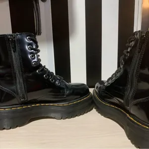 UK Dr Martens "Jadon” Platform LaceUp Leather Combat Style Boots Size 6 Woman's thumbnail 5