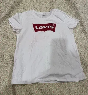 Levi's White Tee with Red Logo thumbnail 1