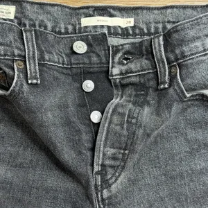 Levi's Premium Wedgie Icon Jeans Women's 28 Gray High Rise Tapered Ankle thumbnail 5