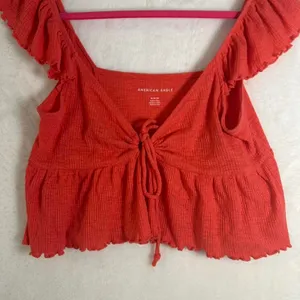 American Eagle coral tie front crop‎ top Size M thumbnail 1