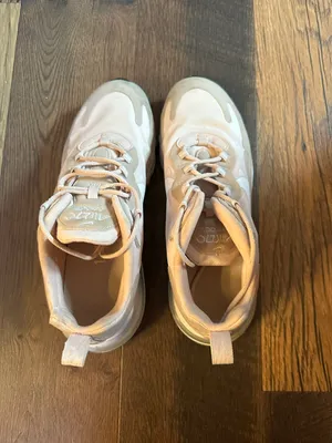 Shoes thumbnail 2