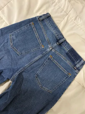 Abercrombie High-Rise Mom Curve Love Distressed Jeans thumbnail 2