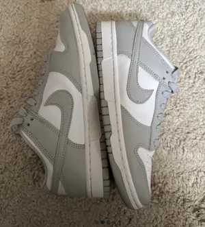 Dunk Low Nike Women’s Sneakers thumbnail 2