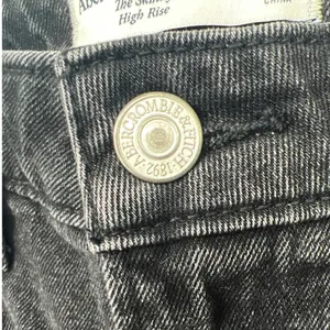 Abercrombie & Fitch The Skinny High Rise‎ Black Jeans Womens 24 Raw Hem EUC thumbnail 5