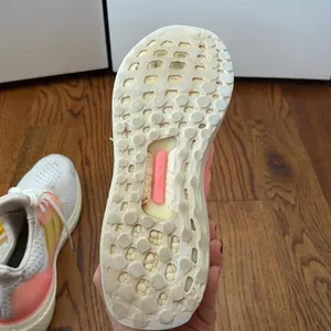 adidas UltraBOOST 5.0 DNA Strawberry Lemonade Size 9.5 thumbnail 5