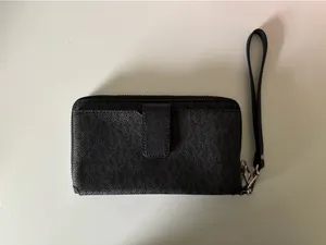 Michael Kors Wallet thumbnail 2