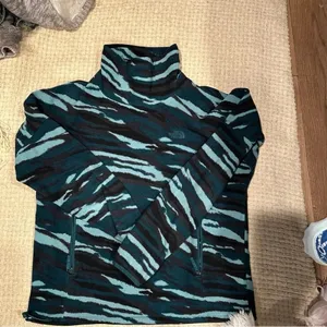 The North Face Womens Pullover Sweater Turtle Neck Medium Green Animal Print thumbnail 13