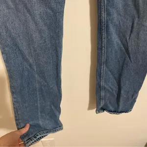Reformation Liza High Rise Straight Jean in Lanai size 26 thumbnail 4