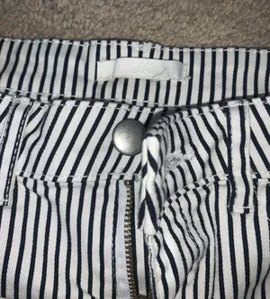 H&M black and white striped shorts thumbnail 3