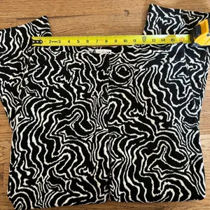 Zara Black White Psychedelic Swirl Jacquard Straight Leg Pants Size Large thumbnail 6