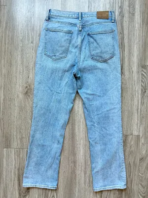 Aritzia Denim Forum The Arlo Hi-Rise Straight Jean in Light Wash Size 29 thumbnail 9