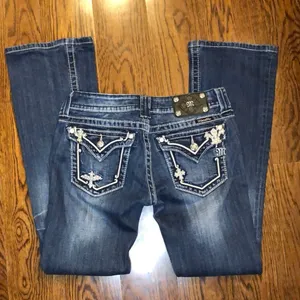 MISS ME Dark Wash Embellished Boot Cut Denim Low Rise Jeans Size 28x31 TAG 28x34 thumbnail 2