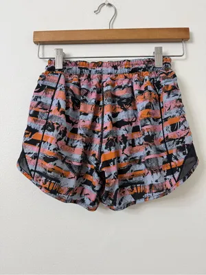 {4} Lululemon Hotty Hot Short II *Long 4" Inversion Multi / Black thumbnail 3