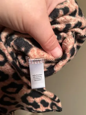 DLNY Fleece Leopard-Print Pajama Set Size M thumbnail 12
