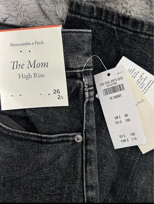 Woman’s Abercrombie Mom Jeans thumbnail 4