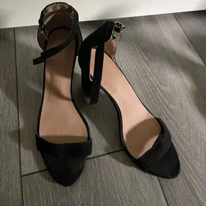 Madden Girl Black 3.5 in Heels thumbnail 1