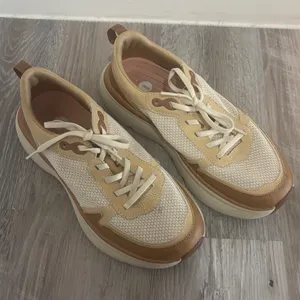 Revitalign Siesta Womens Sneakers Tan White Mesh Low‎ Top Trainers Size 8.5 B thumbnail 2