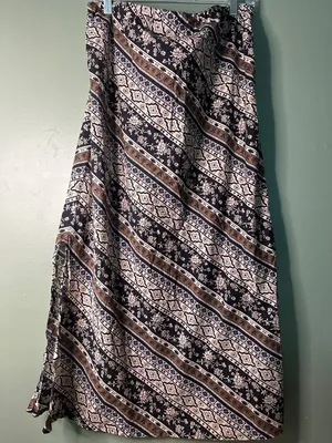 Old Navy Women’s 12 Cotton Maxi Skirt Boho Tribal Print Drawstring Festival thumbnail 2