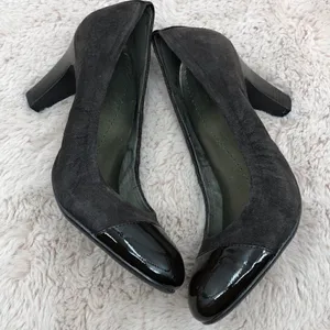 Naturalizer brown suede rounded toe heels thumbnail 4