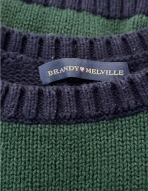 Brandy Melville oversized sweater  thumbnail 4