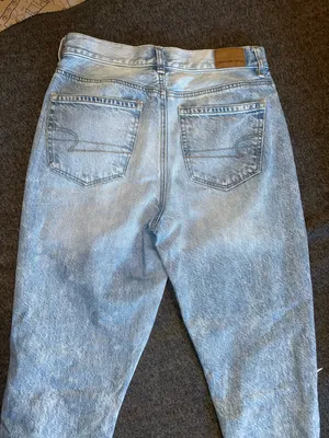 American Eagle Outfitters Mom Jean thumbnail 6