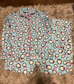 Women’s Light Blue Penguin-Print Pajama Set with Pink Trim thumbnail 1