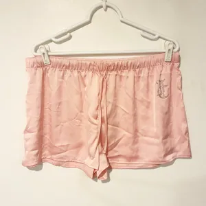 Juicy Couture Size XL Pink Satin 2‎ Piece Shorts Button Down Spellout Pajama NEW thumbnail 5