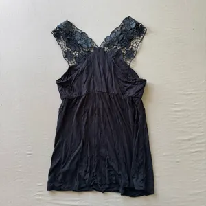 Frederick's of Hollywood Y2K Era Lace V-Neck Tank thumbnail 2