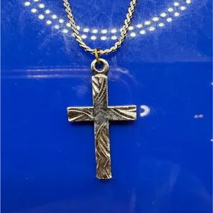 Silver Tone Cross Pendant Necklace 7 in Chain 1 in Pendant Preowned thumbnail 2