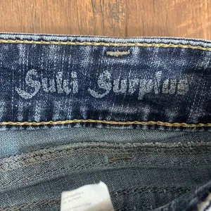 Silver Jeans Suki Surplus Thick Stitched Back Flap Pockets Boot Cut Jeans thumbnail 3