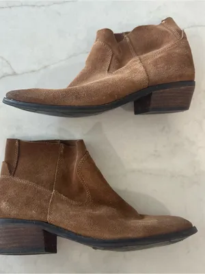 Dolce Vita Size 8.5 Light Brown or Tan Suede Ankle Boot Minimalist Classic thumbnail 2