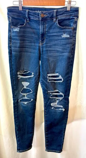 American Eagle Outfitters Next Level Stretch Distressed Jeans Size 8 Short thumbnail 1
