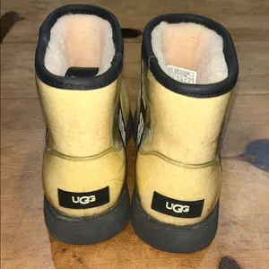 UGG Women’s Waterproof Shearling Ankle Boots – Size 7 thumbnail 4