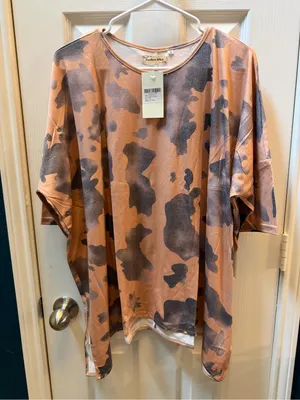 NWT Southern Stitch Camo Print Tee in Brown & Charcoal thumbnail 1