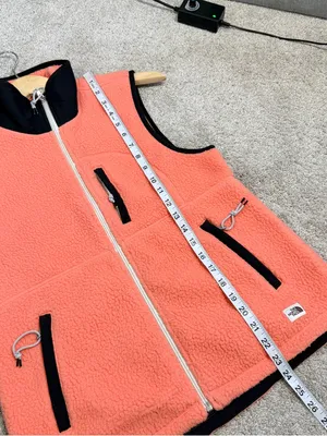 The North Face Women’s Cragmont Fleece Vest Full Zip Retro in Orange S thumbnail 10