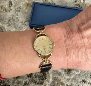Women’s GUCCI lovely wrist watch❤️💛🖤 thumbnail 1
