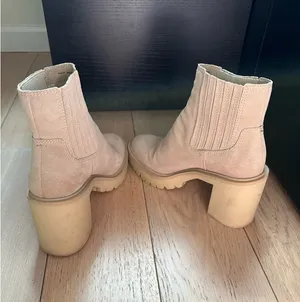 DV by Dolce Vita Waterproof Lug Sole Platform Bootie thumbnail 7