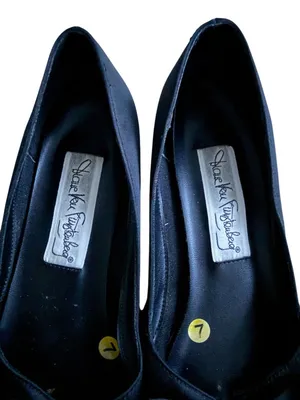 DIANE VON FURSTENBERG Vintage Black Bow Kitten Heels Size 7 thumbnail 7
