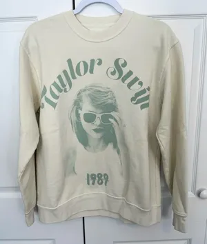 Taylor Swift 1989 Cream Sweatshirt with Green Print MEDIUM thumbnail 1