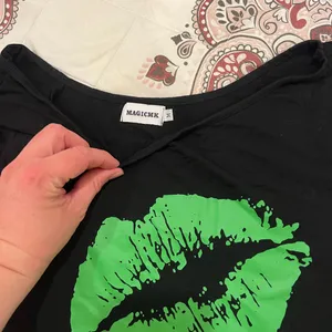 Magic Black Top with Unique Design thumbnail 2