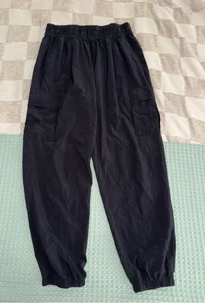 Vuori Women's Villa Cargo Jogger size Small thumbnail 1