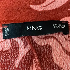 MNG Mango Women's Red Floral High Waisted Straight Leg Trousers Pants Size S thumbnail 4