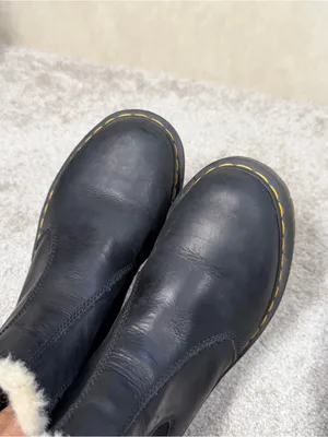 Dr. Martens Women’s 2976 Leonore Faux Fur Lined Chelsea Boots Leather in Black 9 thumbnail 12