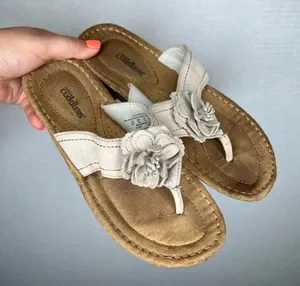 Cobbie‎ Cuddlers | Floral Thong Flip Flops 9W Tan Heeled thumbnail 1
