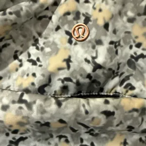 Rare Lululemon Run From Work Backpack‎ Not So Petite Fleur Silver Spoon Camo K thumbnail 6