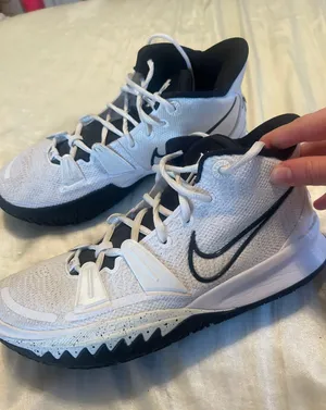 Nike Basketball Shoes Women’s thumbnail 8