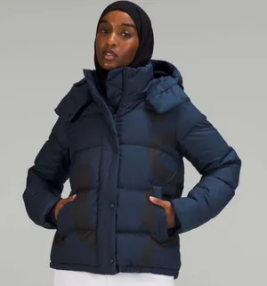 Lululemon Wunder Puff Jacket Wordmark True Navy size 4 NWOT RARE thumbnail 1